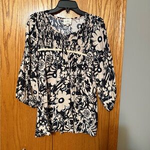 Umgee Black and Cream Floral Blouse